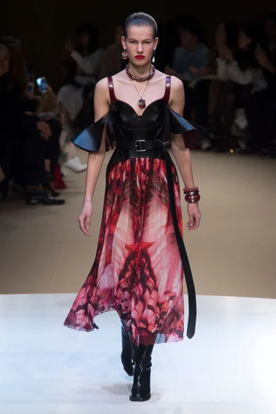Look 4